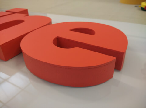 3D Logo z polystyrénu a PVC